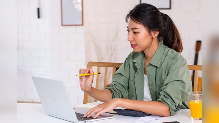How to Set Realistic Financial Goals for This Year