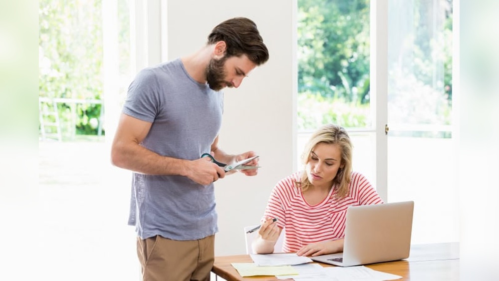 How to Talk to Your Partner About Money And Budgeting